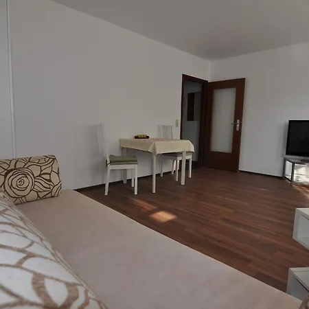City Apartment *